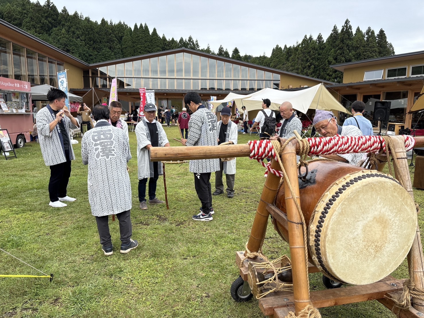西澤お囃子保存会 演奏風景1